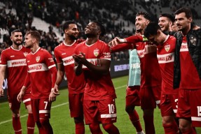 九游电脑版修改-重磅！今晨广州队调整名单以备欧冠斯图加特清晨手感冰凉，今晚里尔调整名单以备足总杯的简单介绍